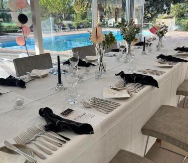Tanunda Villa | Tanunda House - Luxury 5 BR in Barossa Wine Region