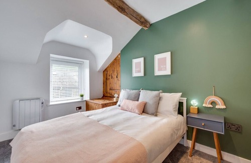 Dinas Mawddwy House | Tanyrallt - Two Bedroom House, Sleeps 4