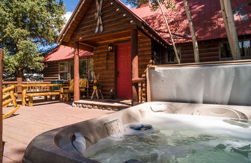 Taos Ski Valley Ski Chalet | Taos Ski Valley Chalet - Steps from the Lift!