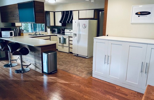 Regional District of Nanaimo House | Tap Inn Guest House - Sea to Green