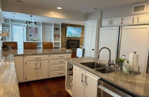 Potomac House | Tara Retreat: Family-Friendly Oasis with Pool, Tennis & Serene Ambiance in Potomac