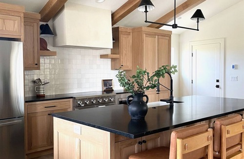 Driggs House | Targhee Barndominium ~Working Ranch ⁓Majestic Sunset views ⁓Peaceful & Scenic