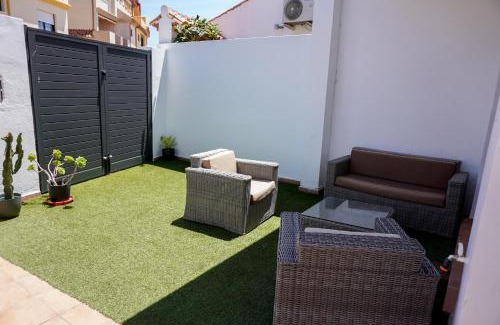 Tarifa Ski Chalet | Tarifa Family House 5 min walk to the beach and old town