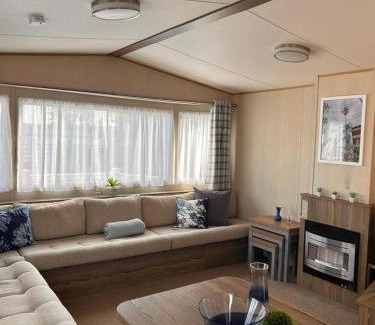 Barnstaple House | Tarka Holiday Park - Summer Breeze - Coastal Breaks - North Devon - Braunton-Barnstaple