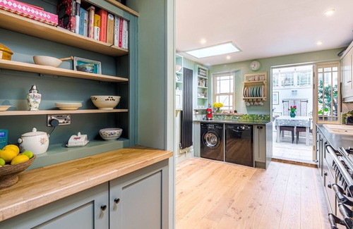 Arundel Cottage | Tarrant St Cottage with lovely garden