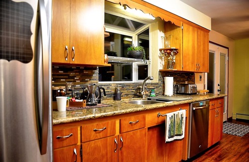 Tumwater House | Tartan Tango - 2BR family rambler near Tumwater HS - low fees