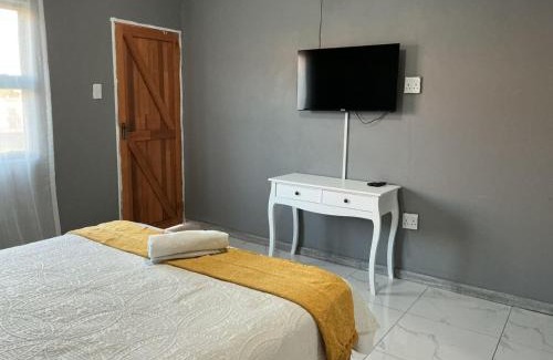 Gonubie Apartment | Tash rooms and travel