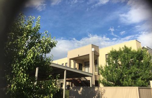 Athol Park Apartment | Tasha's Apartments on Kerry