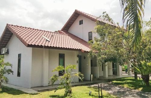 Hulu Selangor Resort | Tasik Kebun Serendah