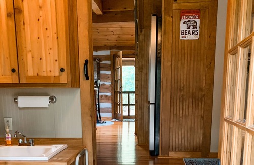 Newland Cabin | Taste of the Gorge - A True Log Cabin Experience