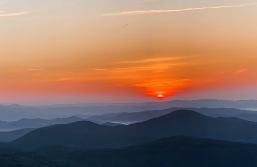 Newland Cabin | Taste of the Gorge - A True Log Cabin Experience