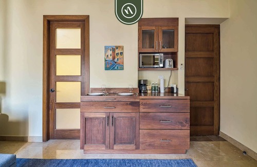 El Caloso Apartment | Tasteful Condo Near Romantic Zone - Pool