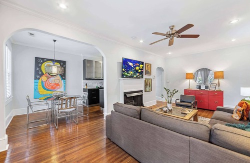 Cherry Condo | Tasteful Myers Park 2BR King Condo | Sunroom
