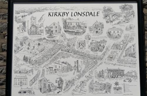 Kirkby Lonsdale House | Tastefully decorated, family friendly property, central Kirkby Lonsdale, parking and EV charger
