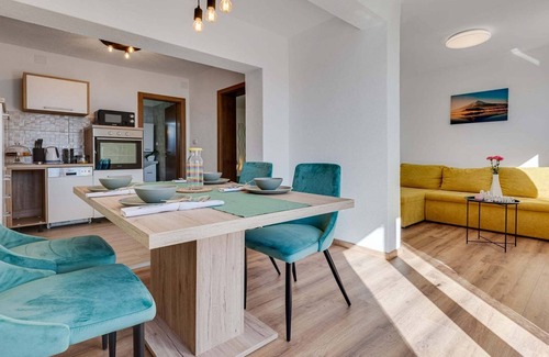 Baric Draga Apartment | Tastefully designed apartment in Karlobag