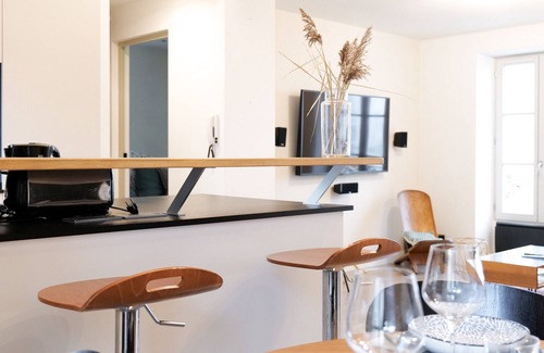Bourgenay Apartment | Tastefully decorated apartment between harbour and beach