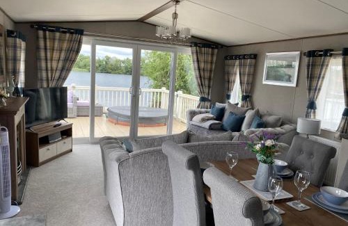 Tattershall Resort | Tattershall Lakes Jet Ski Lake 3 Bedroom Cabin with Private jet ski dock