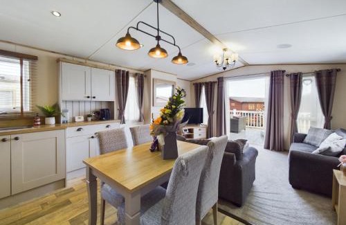 Dogdyke House | Tattershall Lakes Mini Breaks - Gibson Close