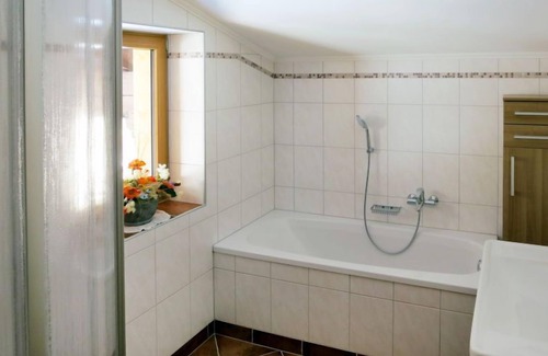 Bramberg am Wildkogel Apartment | Tauernblick by Interhome