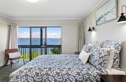 Acacia Bay Villa | Taupo Lake House With Breathtaking Panoramic Views