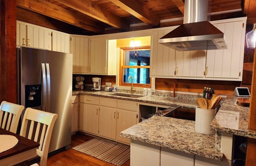Martinsville Cabin | Taurina Cabin-Nestled in nature and tranquility.nNew updated indoor hot tub.