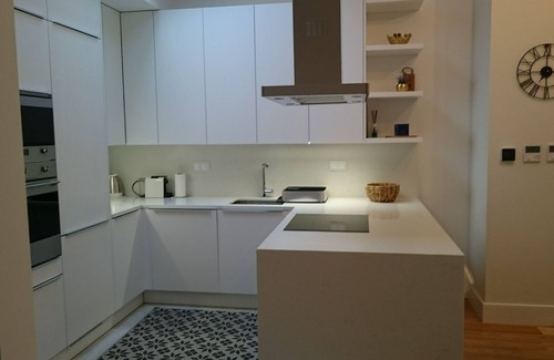 Sao Sebastiao da Pedreira Apartment | Tauro195 - Luxury 2 Bedroom Near El Corte Ingles