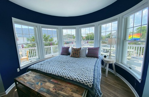 Somers Point Hotel | Tavern on the Bay Hotel & Marina