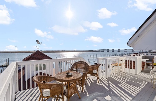 Somers Point Apartment | TAVERN ON THE BAY HOTEL-Frank Sinatra Suite