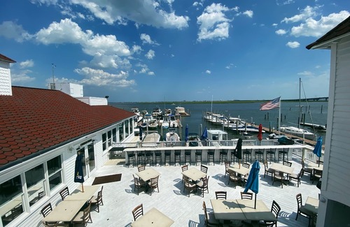 Somers Point Apartment | TAVERN ON THE BAY HOTEL-Frank Sinatra Suite