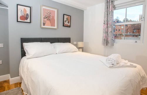 Lincoln Apartment | Tavmar Apartments