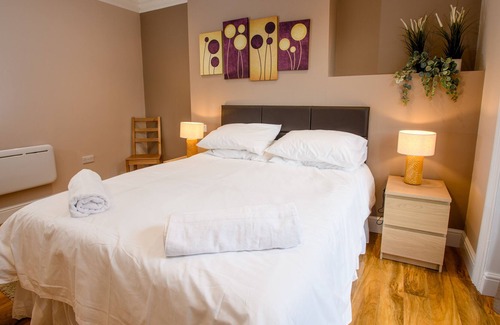Lincoln House | Tavmar Rooms