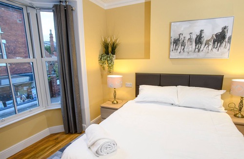 Lincoln House | Tavmar Rooms