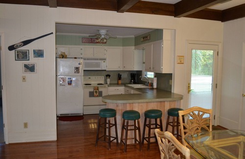 Summerton House | Taw Caw Creek Waterfront, Dock, Sandy Beach, Minutes To Big Water! NO PETS