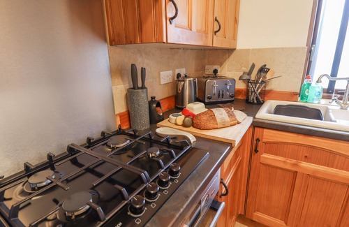 Alford Cottage | TAWNY COTTAGE, pet friendly, character holiday cottage in Alford