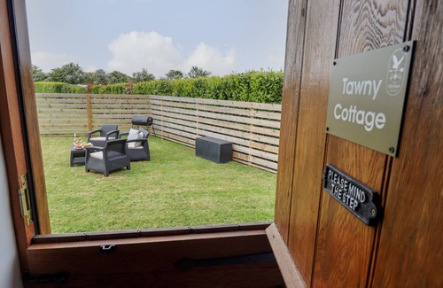 Alford Cottage | TAWNY COTTAGE, pet friendly, character holiday cottage in Alford