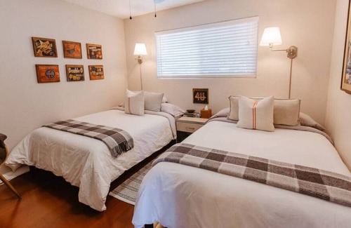 Lakehead Cottage | Tawny Owl Cottage · Tawny Owl Cottage - Cozy Cabin Retreat with a View