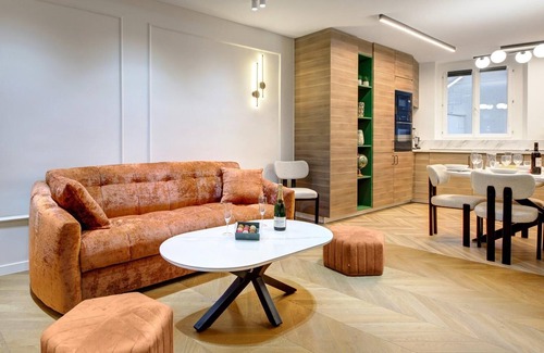 Quartier du Pont-de-Flandre Apartment | TBS 122 - Apartment with contemporary flair