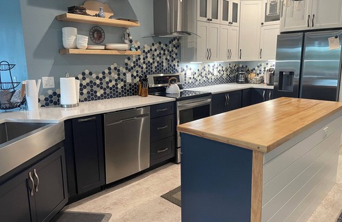 Traverse City Condo | TC West Side Condo, Central Location, Spacious, Dog Friendly!