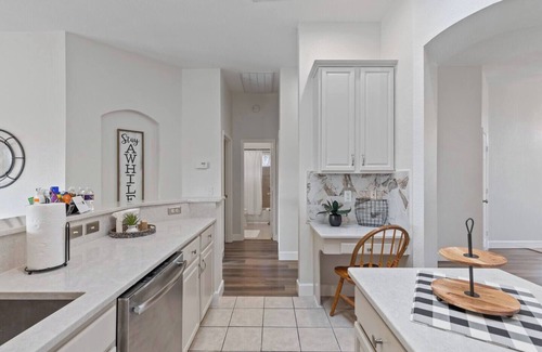 Lewisville House | TCH - Spacious 4bd/2ba home in Lewisville w/Office