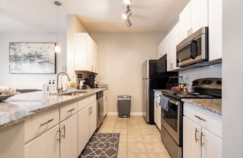 Inman Park Apartment | tCozy Retreat APT Inman Park, Right on the Belt-line - Free Parking, Gym & Pool