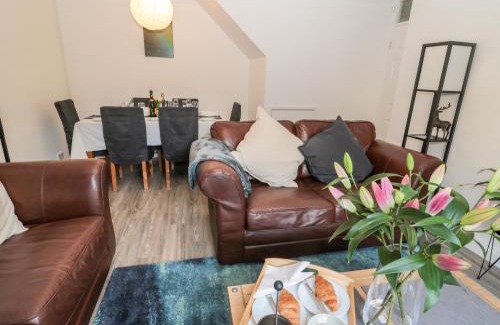 South Charlton House | Teàrlach House