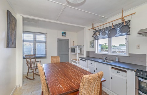 Himatangi Beach House | Te Manahuna Pet friendly spacious bach close to the beach