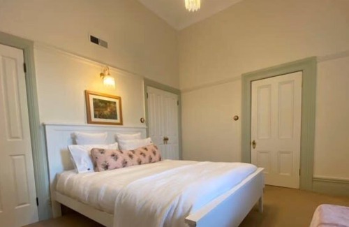 Blayney Bed & Breakfast | Te Rata House - All 6 Rooms