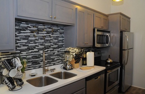 Sapelo Island Apartment | Tea Cake Cottage Suite nestled among 200 year old Live Oaks