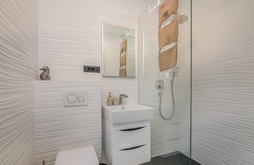 Porat Apartment | Tea Deluxe Apartment with private Pool