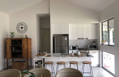 Port Elliot House | Tea Tree Cottage - Heart of Pt Elliots township Beautiful, homely and cosey
