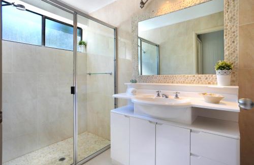 Noosa Heads Apartment | Tea Trees