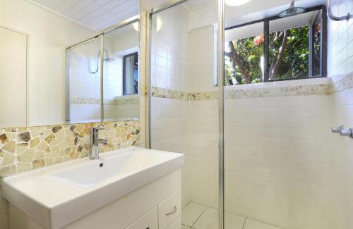 Noosa Heads Apartment | Tea Trees