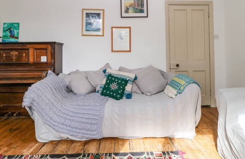 Wiveliscombe Cottage | TEACHER'S COTTAGE, pet friendly, with a garden in Wiveliscombe