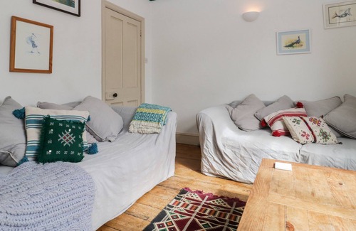 Wiveliscombe Cottage | TEACHER'S COTTAGE, pet friendly, with a garden in Wiveliscombe